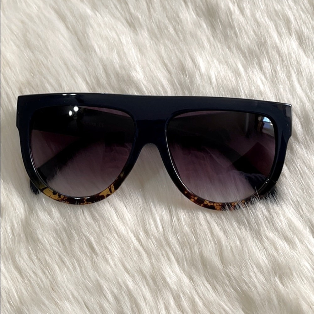 2 for $22 mix Sunglasses - Picture 2 of 5